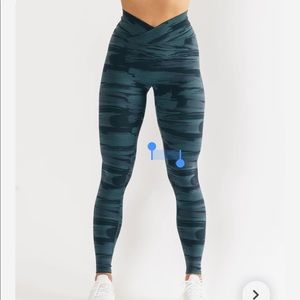 Alphalete surface power leggings